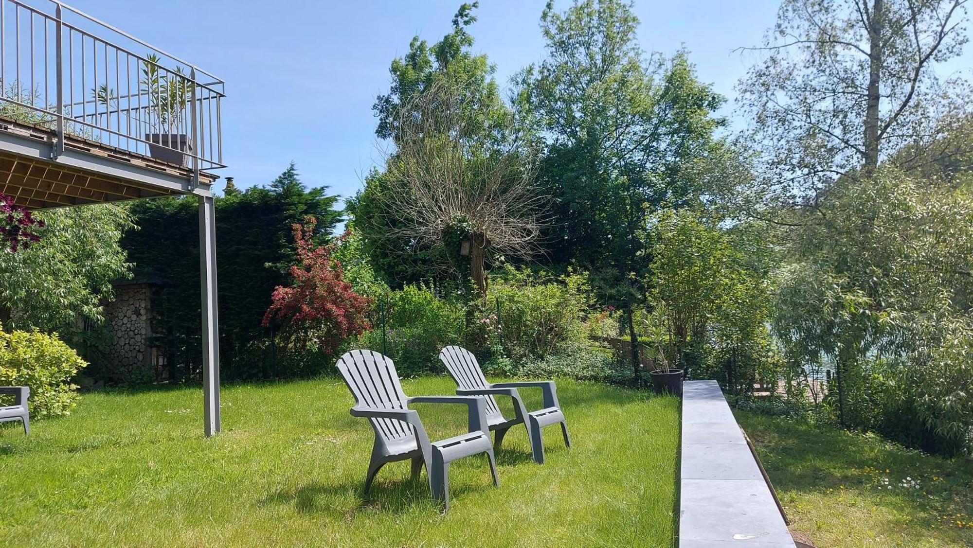 Gite En Bord De Meuse Montherme Bagian luar foto